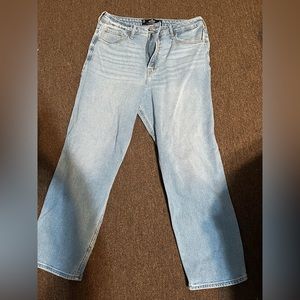 Hollister Ultra High Rise Vintage Straight